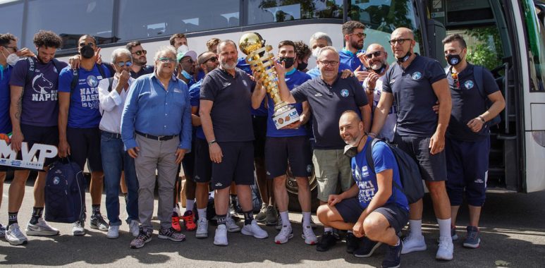 Pallacanestro lariana coach Stefano Sacripanti riporta Napoli in serie A1
