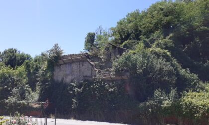 Fabbrica Durini, crolla il tetto di una vecchia cascina