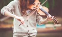 La violinista erbese Sofia Manvati domani protagonista al Conservatorio "Verdi" di Milano