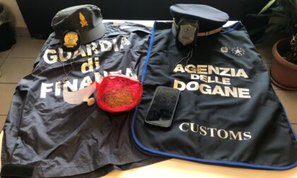 Voleva entrare in Italia con metamfetamina e marijuana: 28enne fermato dalla Guardia di Finanza