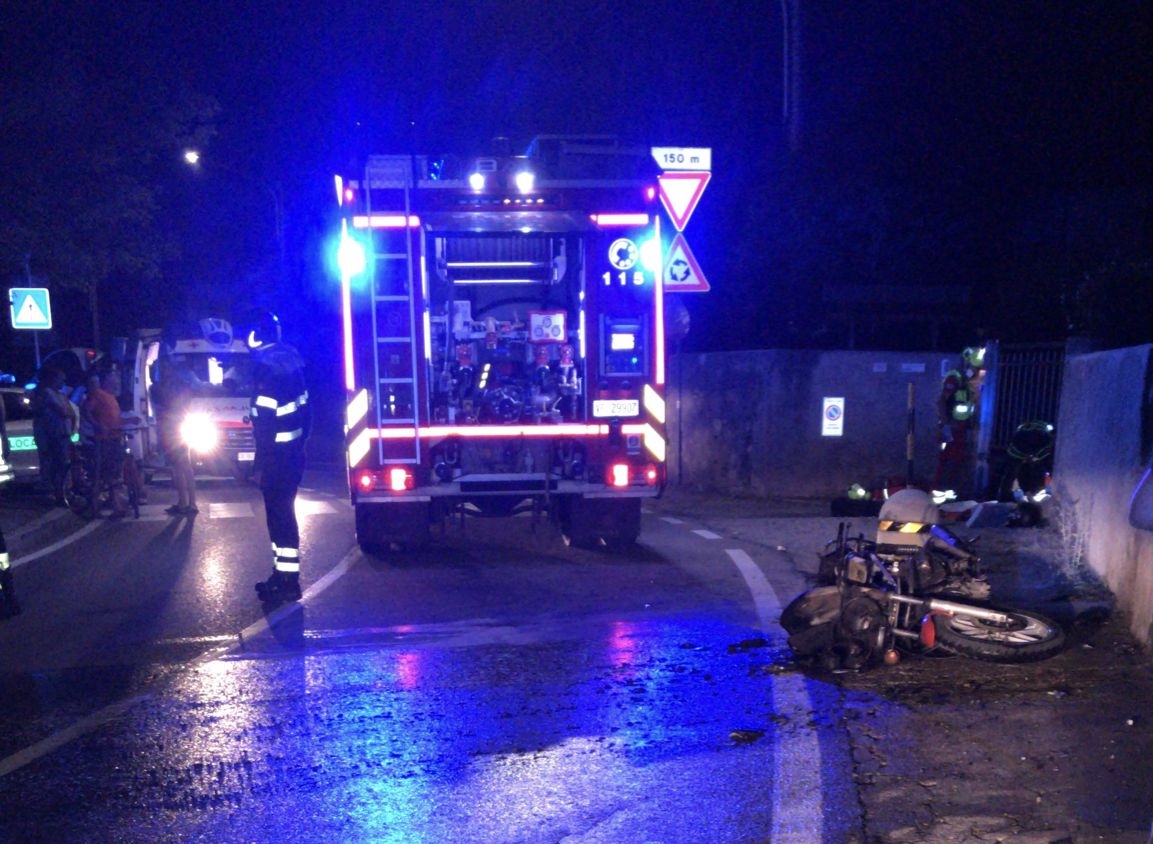 Scontro tra auto e moto, arriva l’elisoccorso