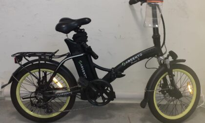 In contromano con la bici elettrica: 36enne in ospedale