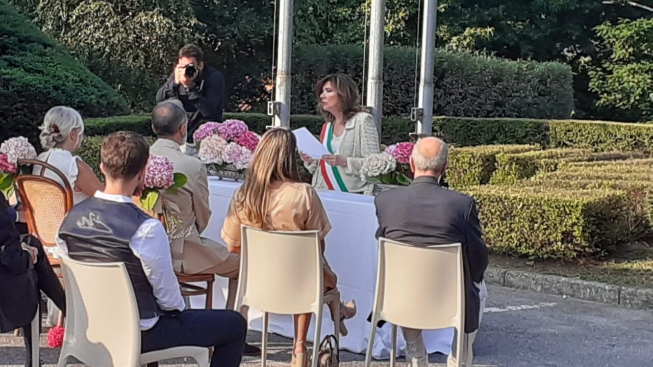 La presidente Casellati ad Anzano del Parco per celebrare un matrimonio