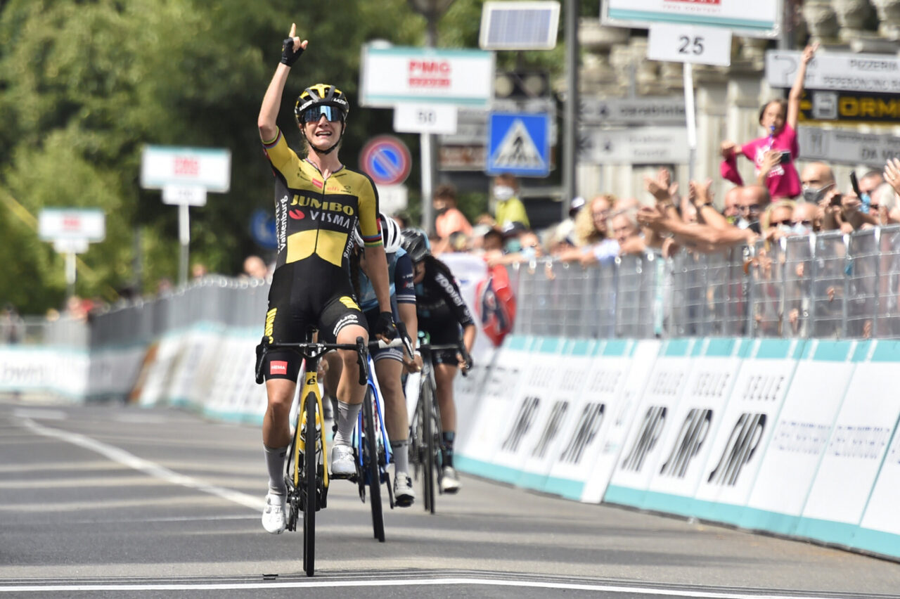 Il Giro d’Italia donne passa da Como: le modifiche al trasporto pubblico