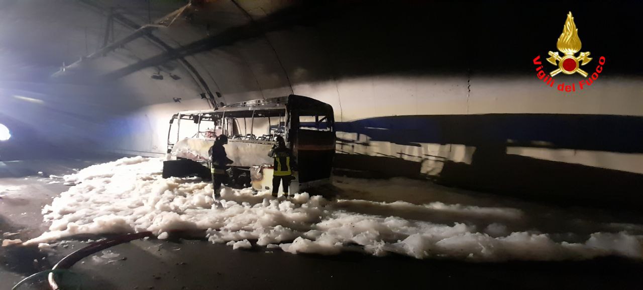 Autobus in fiamme Orsenigo (Pd): “Emendamento per un nuovo bus della Croce Rossa di Lipomo”