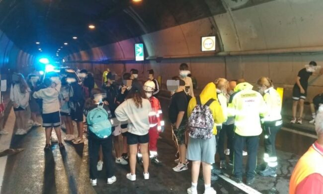 Statale 36 chiusa dopo l’incendio del bus, il prefetto: “Stiamo lavorando con Anas”