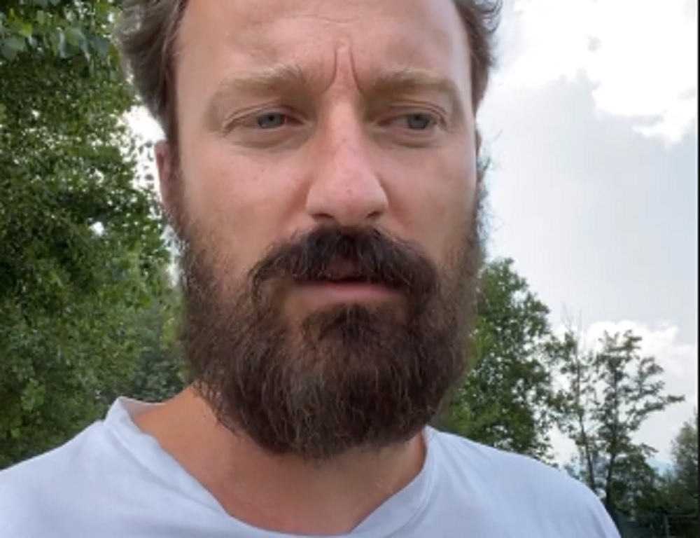 Facchinetti furibondo: “Mi sono rotto di questa puzza di zolfo e latrina, amici del Comune di Mariano aiutatemi”