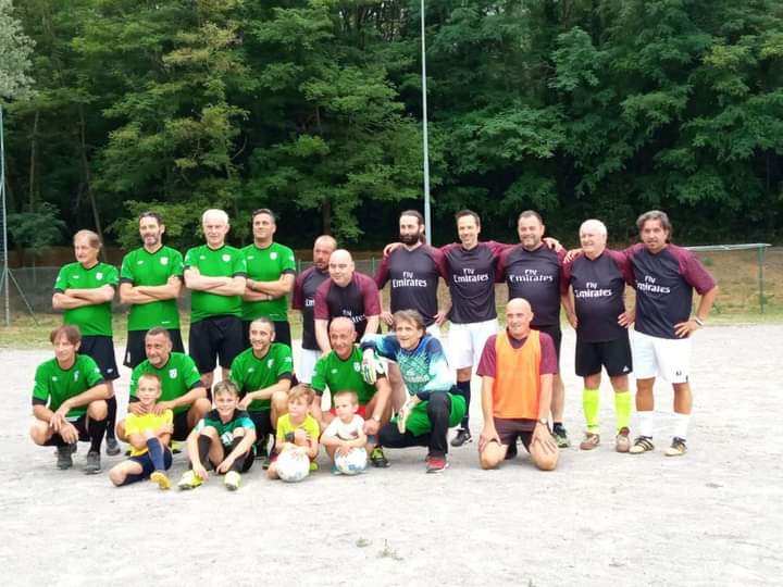 Ronago: in campo a 79 anni per giocare a calcio col figlio di 49