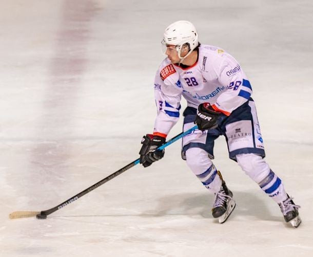 Alessandro Paramidani confirmed in the defense line of Hockey Como