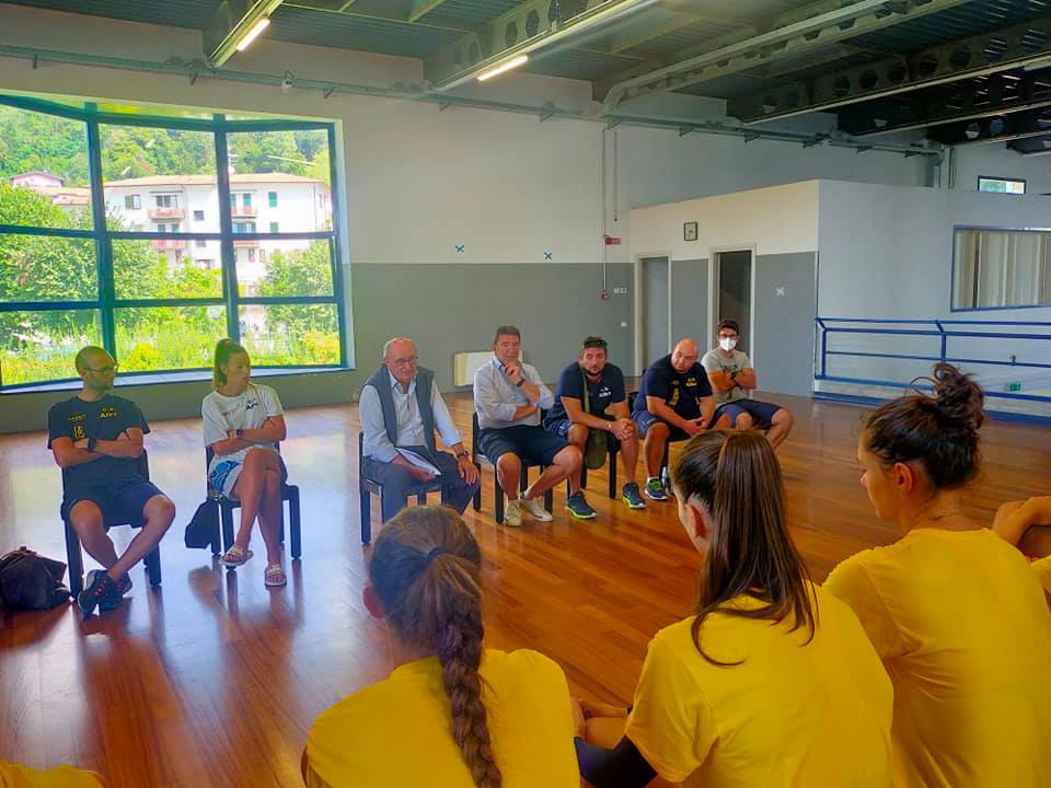 Albese Volley, il presidente Graziano Crimella ha incontrato e spronato la nuova Tecnoteam