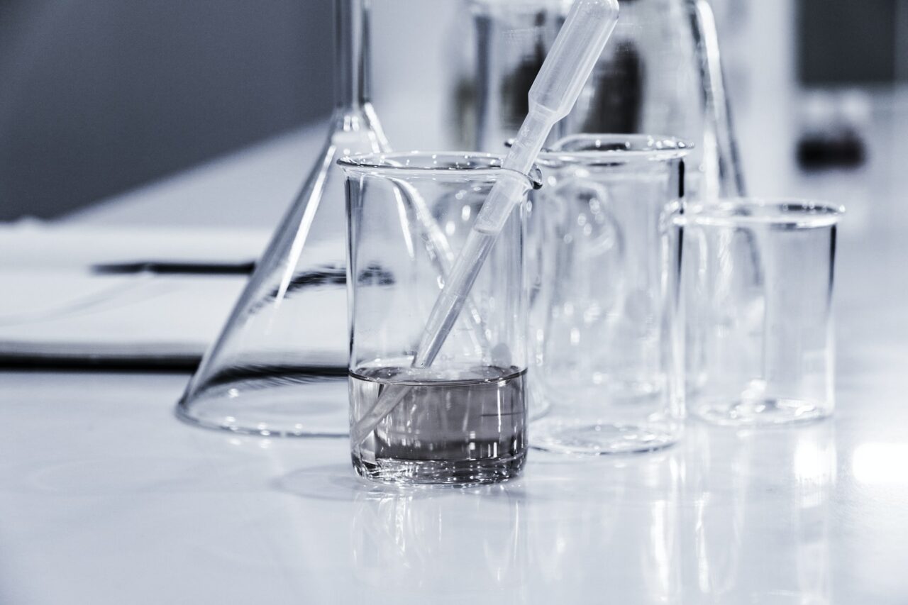Le principali norme sanitarie per i settori chimico, alimentare e farmaceutico
