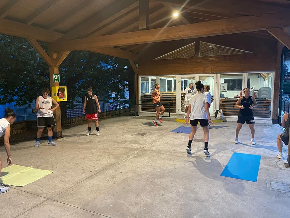 Pallacanestro lariana Basket Como già al lavoro, la prima squadra del Cadorago parte il 30 agosto