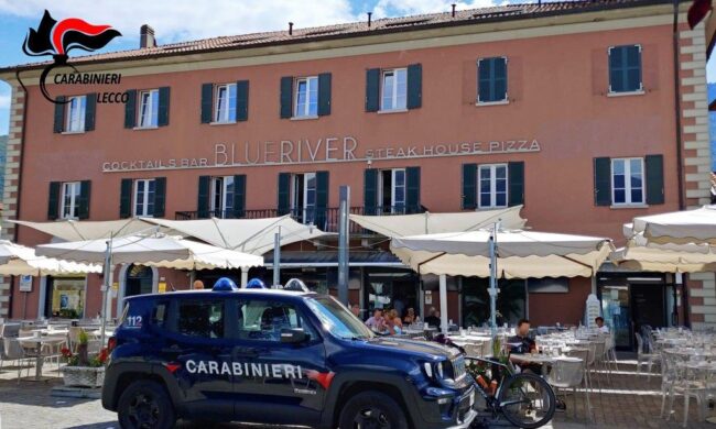 Colico, barista spara fuochi d’artificio non autorizzati e danneggia tre barche