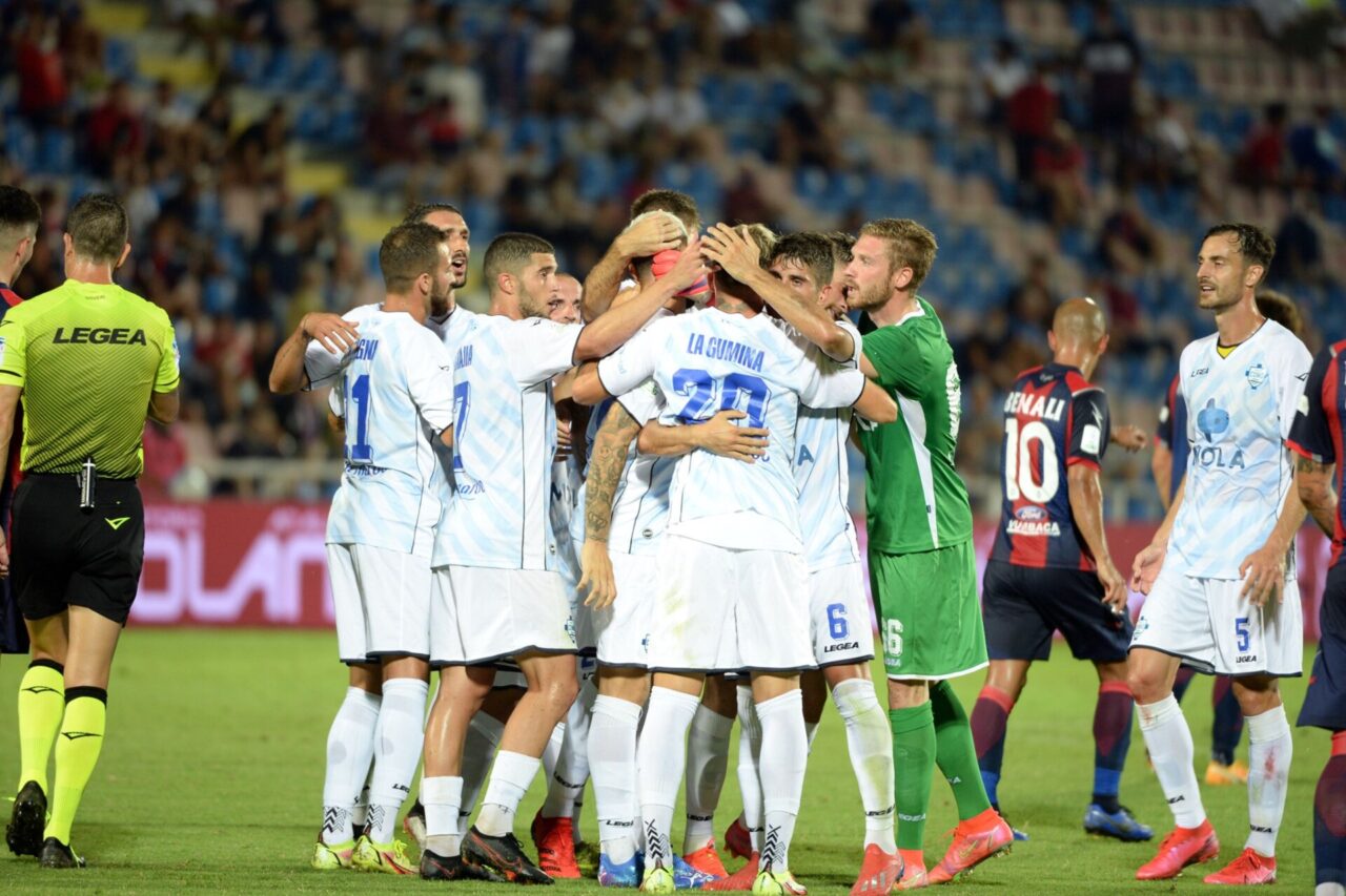 Como calcio lariani protagonisti di un buon esordio in campionato con il pari a Crotone