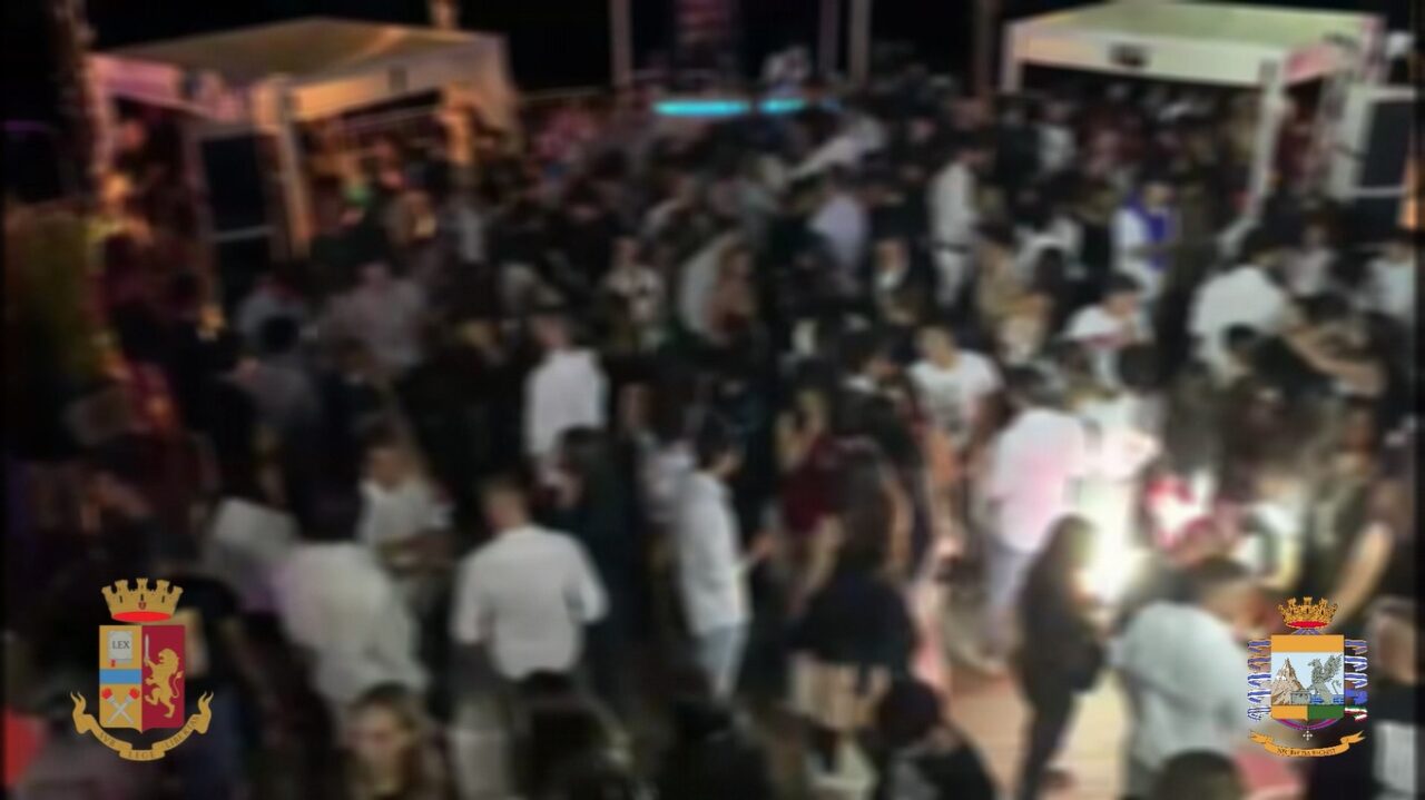 In 650 a ballare al Lido di Bellagio: disposta la chiusura per 5 giorni