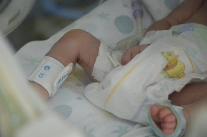 Coccole per i neonati: corso gratuito di massaggio a Menaggio