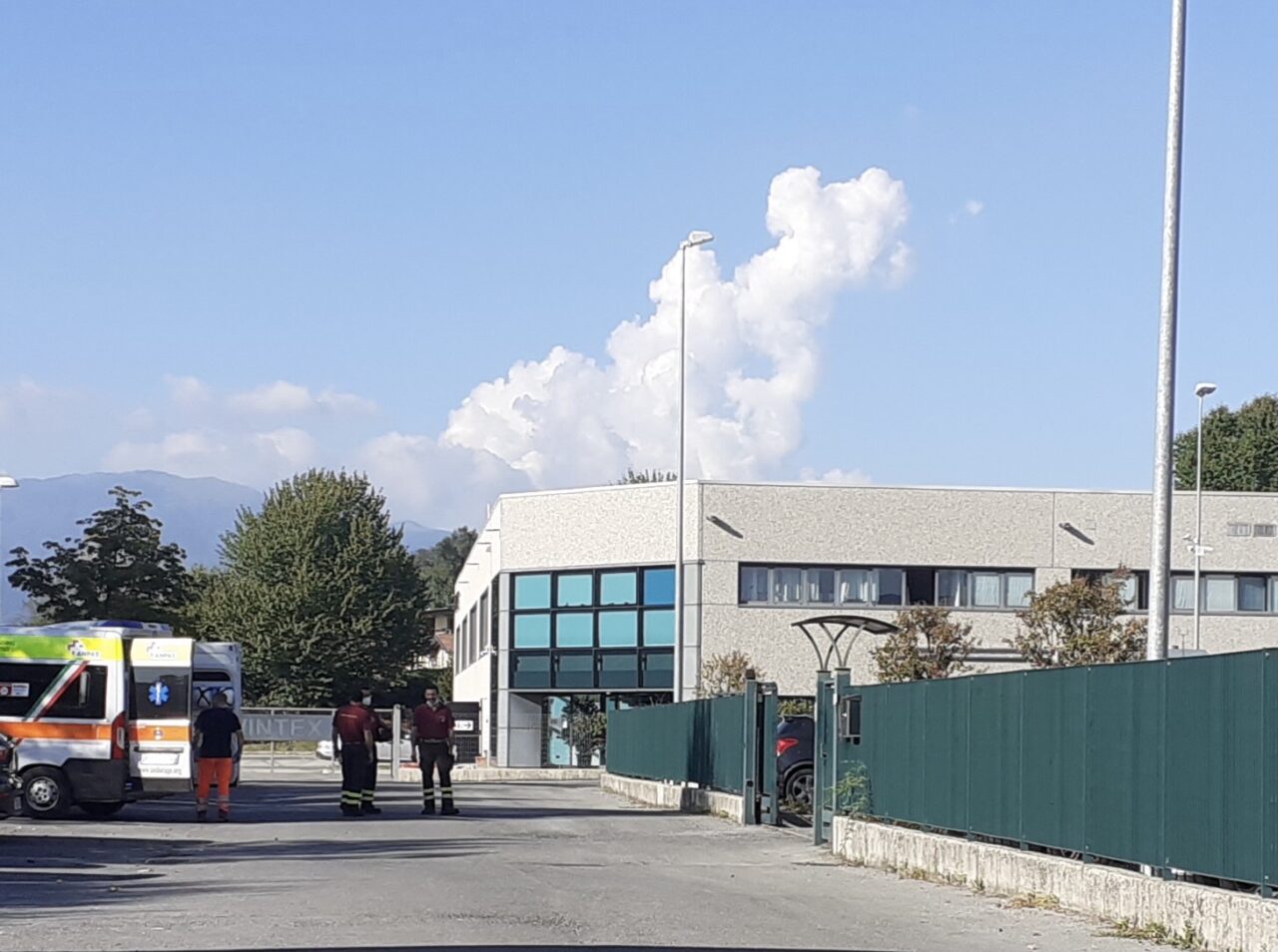 Incidente sul lavoro a Inverigo: gravissimo un uomo