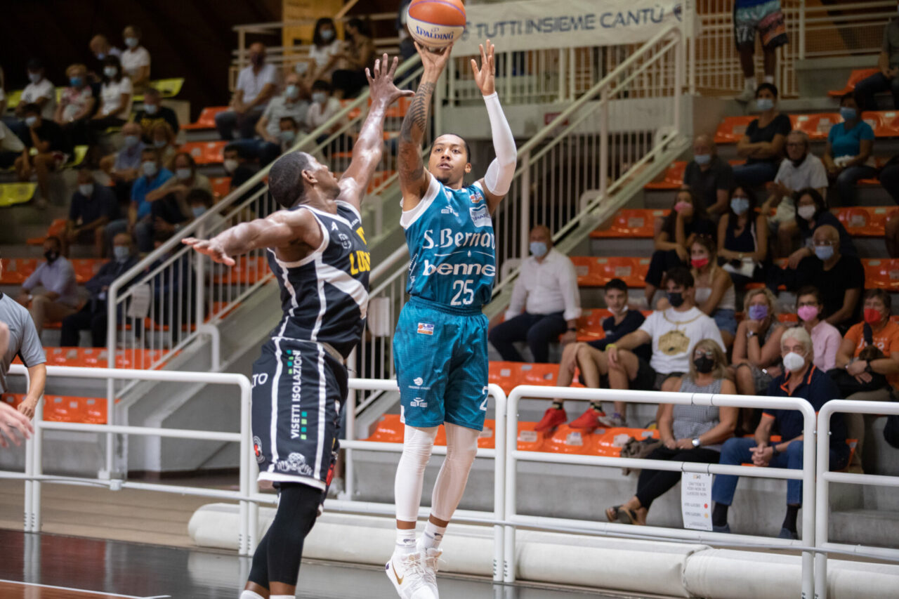 Pallacanestro Cantù in trionfo nel “Trofeo degli angeli”