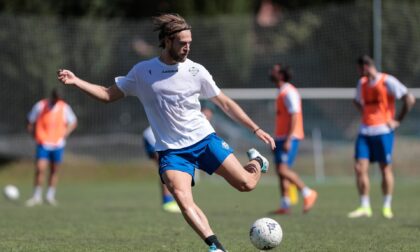 Como calcio Matteo Solini vestirà la maglia azzurra sul Lario fino al 2025