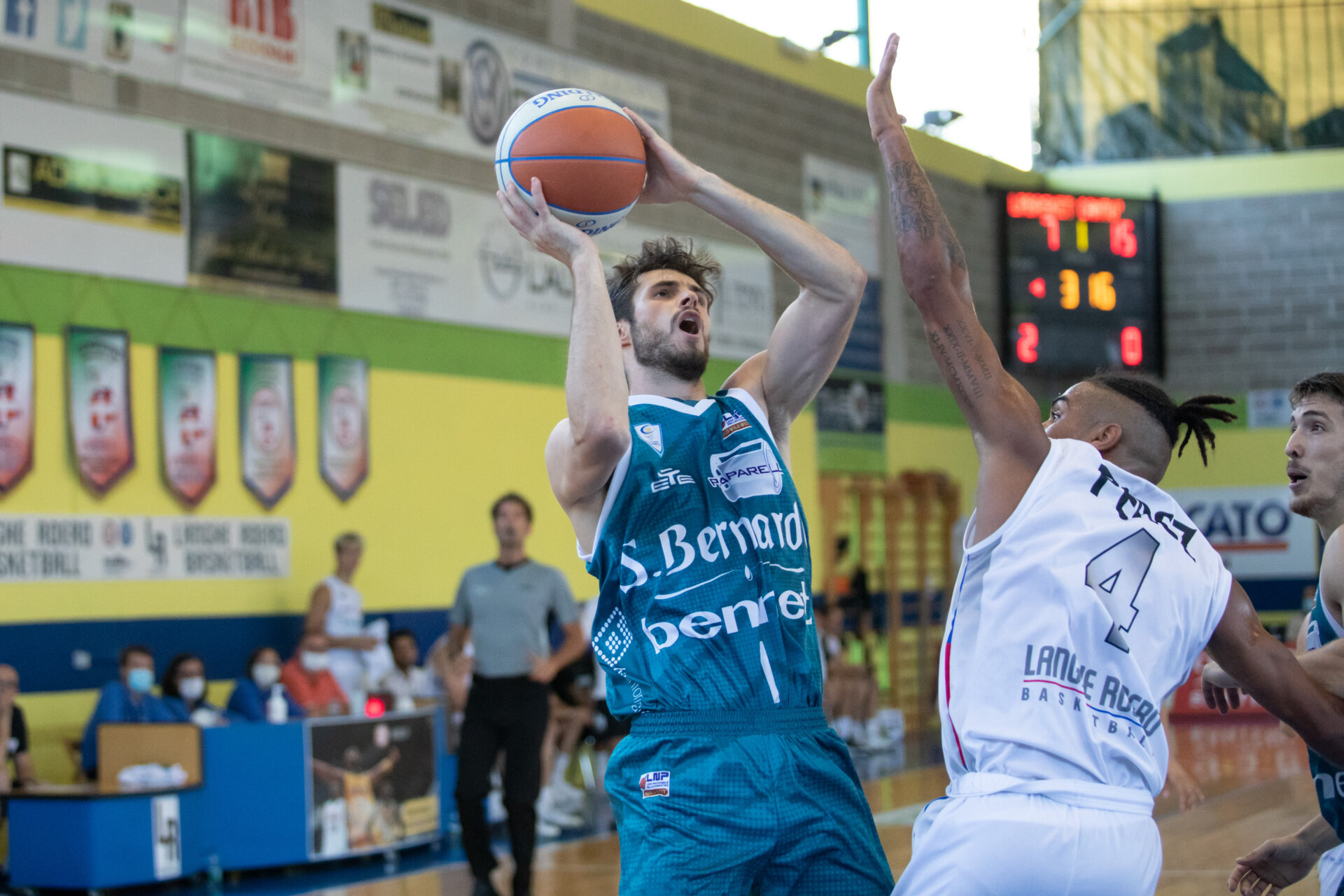 Pallacanestro Cantù in vendita i biglietti per la prima di campionato