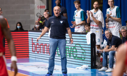 Pallacanestro Cantù vince a Piacenza ma non basta. Sodini: "Dispiaciuti di non esserci qualificati"