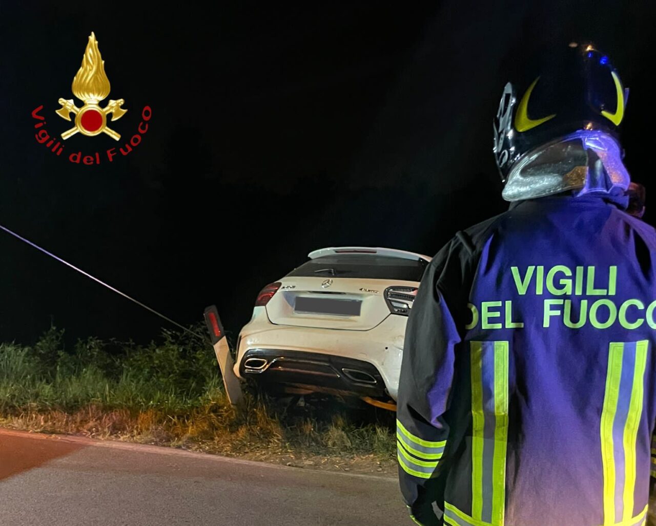 Auto esce di strada a Cadorago