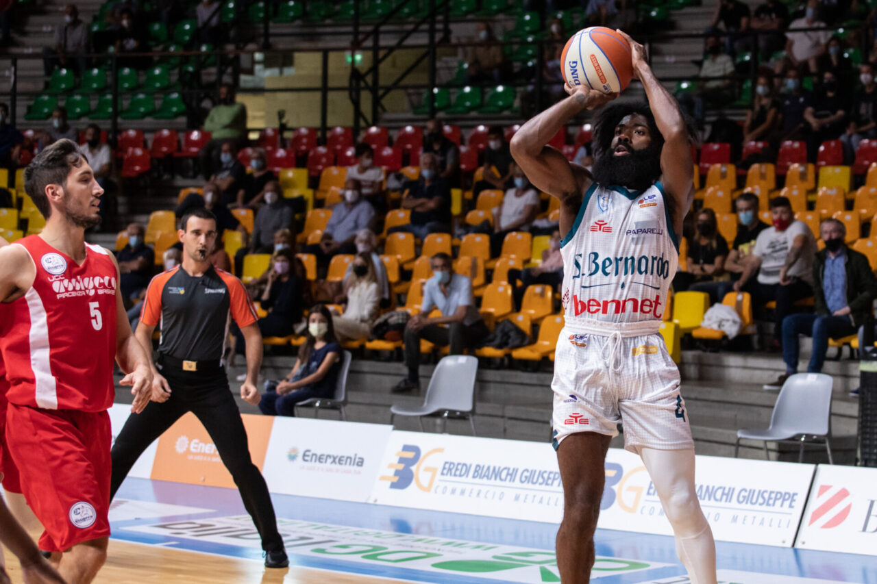 Bella performance della Pallacanestro Cantù, vittoriosa con Piacenza