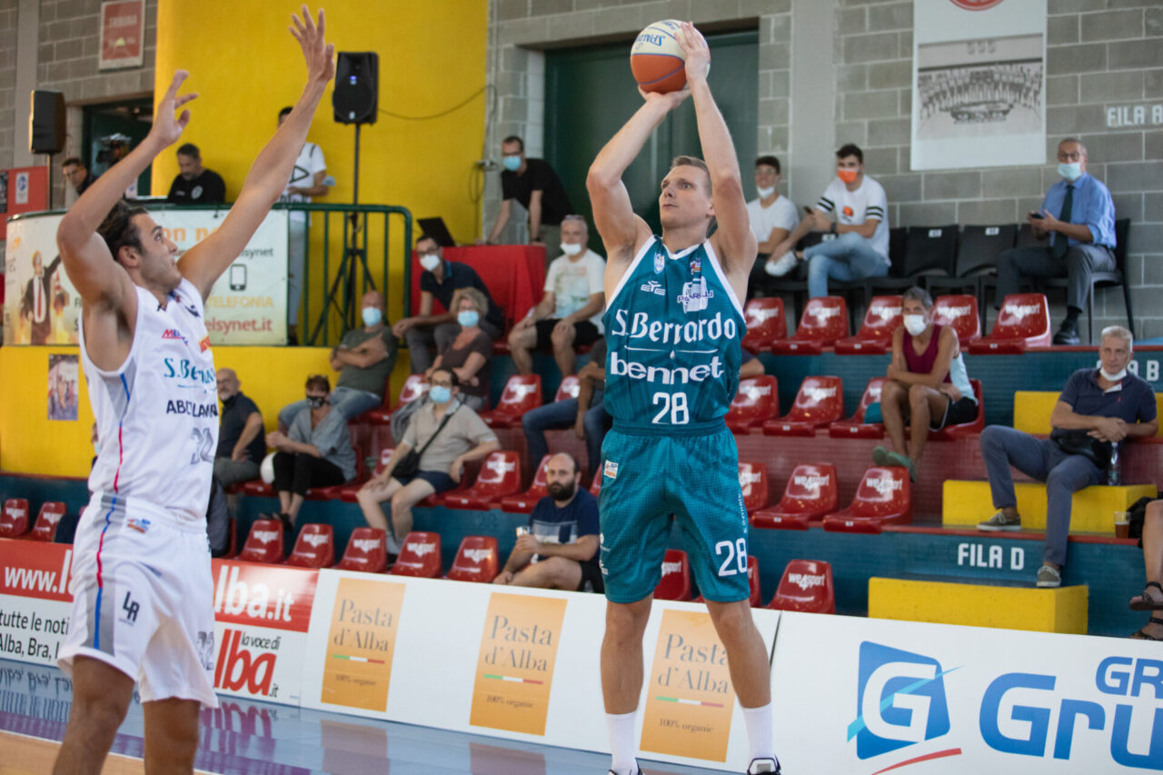 Pallacanestro Cantù vince la prima edizione di Acqua San Bernardo Cup