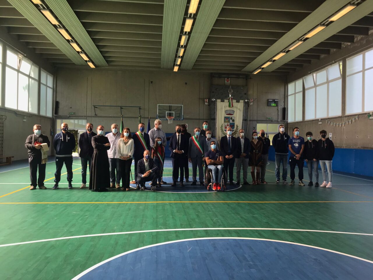Inaugurata la pavimentazione della palestra della scuola di Figino e Novedrate