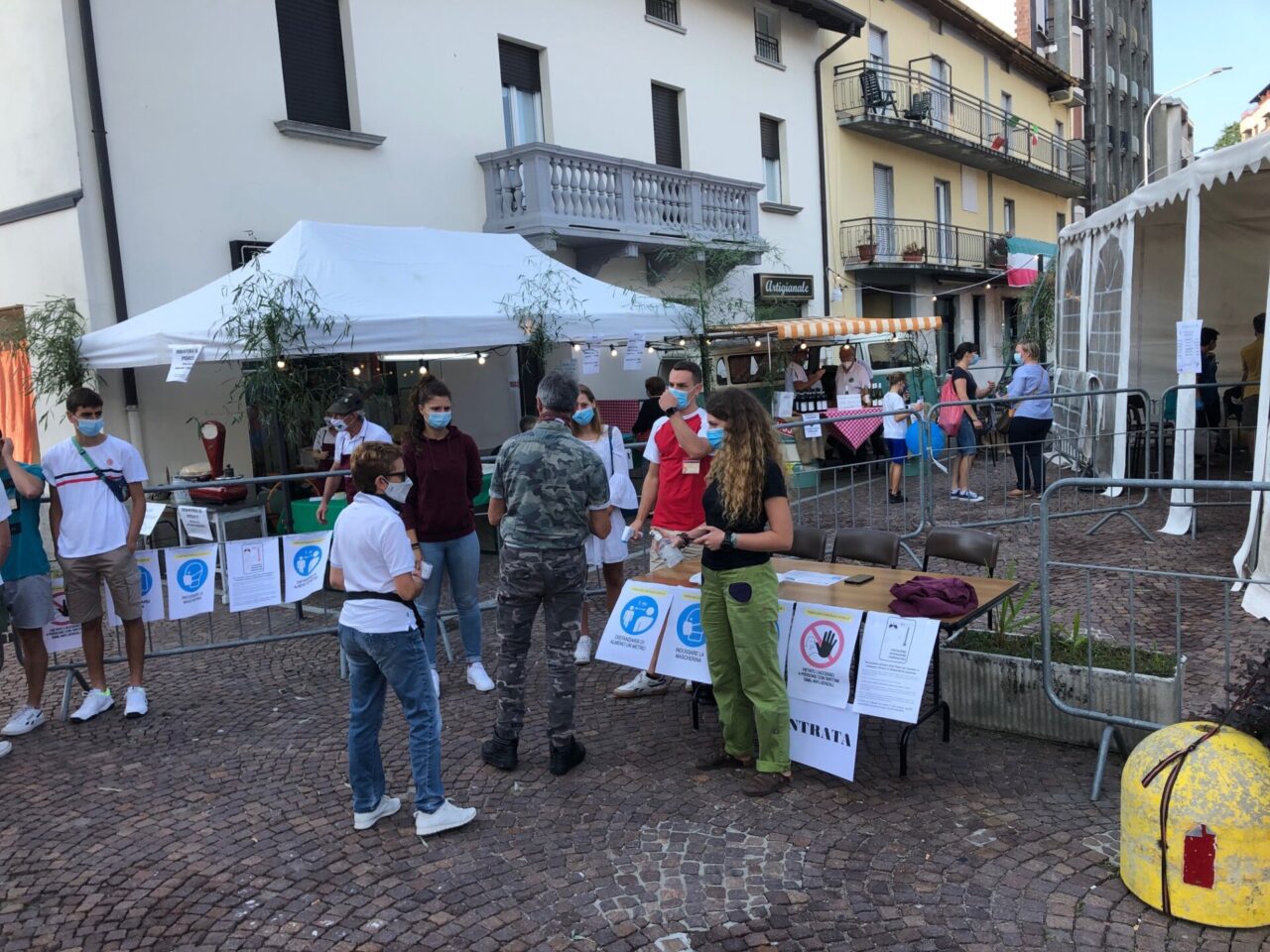 Festa dei Canestri sul piazzale della chiesa
