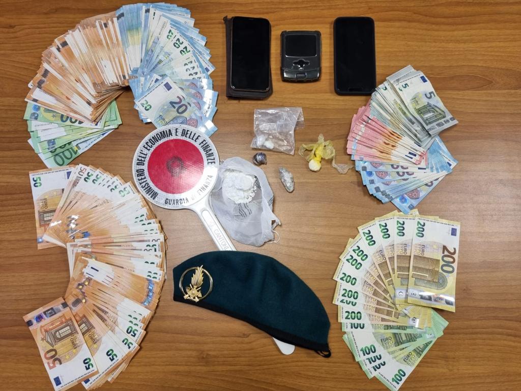 Arrestato il barista spacciatore: sequestrati oltre 18mila euro