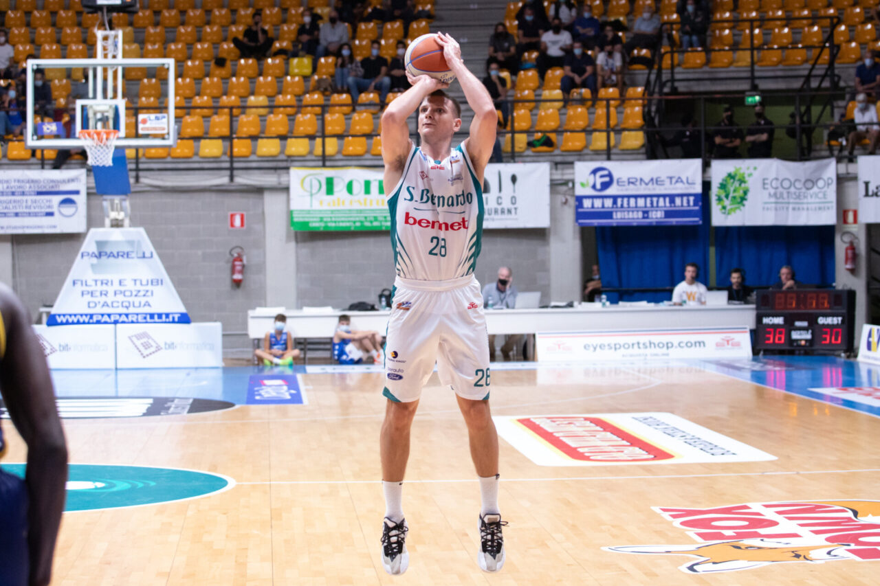 Pallacanestro Cantù domenica prima trasferta a Pistoia
