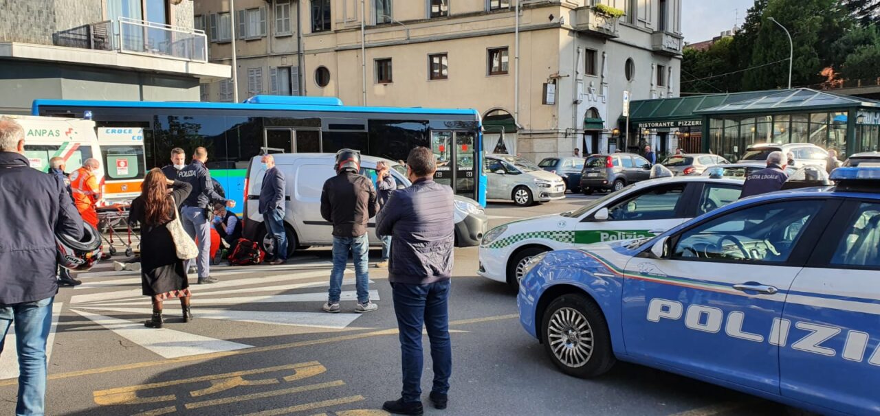 Paura per un ventenne investito in piazza Matteotti