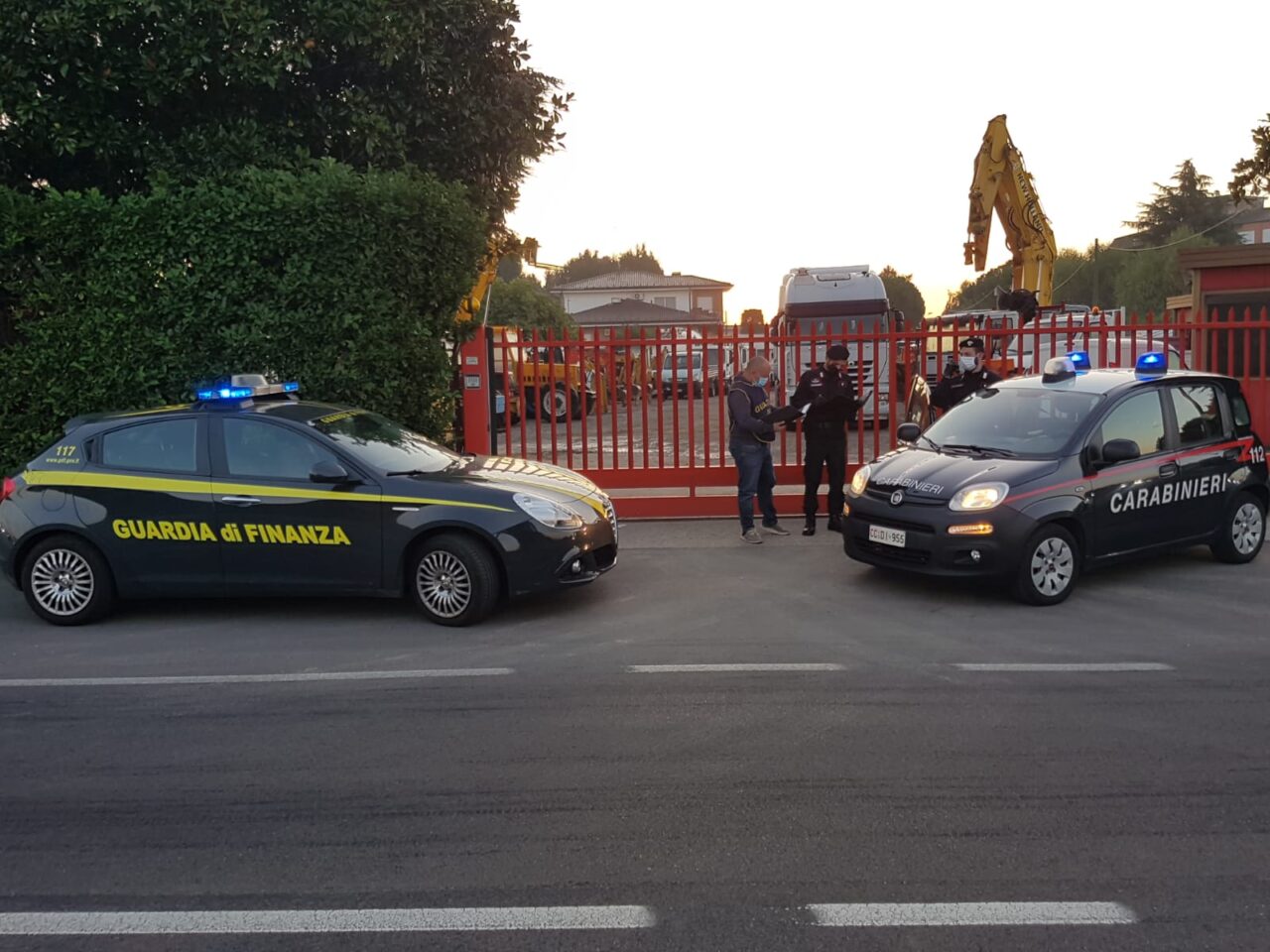 Traffico di rifiuti a Rovellasca, Orsenigo (Pd) e Erba (M5s): “Servono più controlli, anche aumentando il personale Arpa”