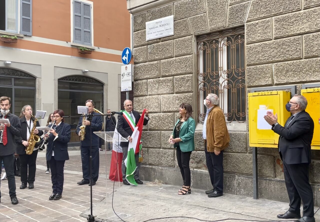 Como ha dedicato una piazza a Piercesare Bordoli, fondatore della Famiglia Comasca