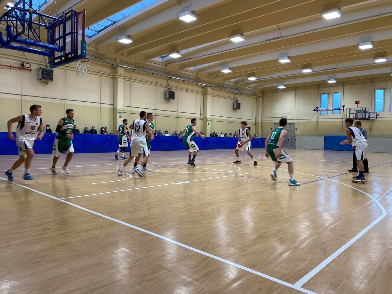 Basket serie D, Appiano Gentile strapazza il Tavernerio e sale in vetta con Rovello