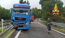 Incidente a Fino: camion finisce contro il guard rail all'uscita dell'autostrada