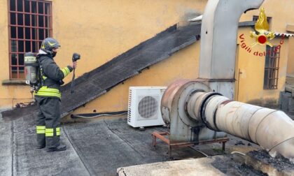 Incendio a Villa Guardia in una tessitura dismessa