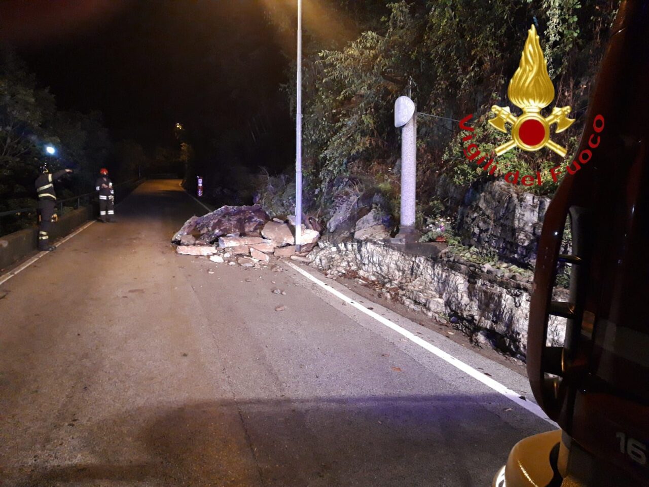 Smottamento a Caslino d’Erba, strada interrotta