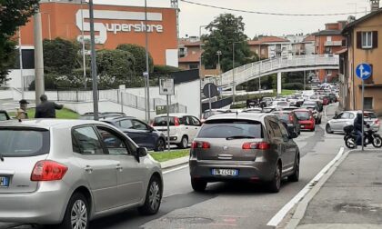 Giro di Lombardia a Como traffico in tilt