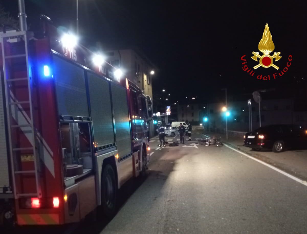 Scontro auto-moto, codice rosso ed elisoccorso a Como SIRENE DI NOTTE
