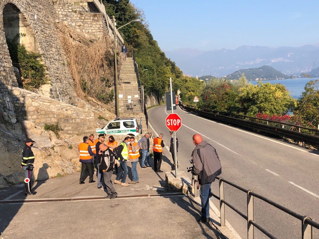 Variante della Tremezzina, incontro con gli erogatori di gas, acqua e corrente: “In caso di guasti, mezzi sui traghetti”