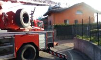 Incendio a Lurago Marinone, a fuoco il tetto di una villetta