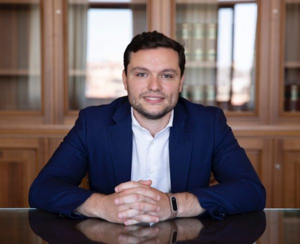 L’auto della scorta di Falcone a Cantù, Currò (M5s): “Gesto simbolico”