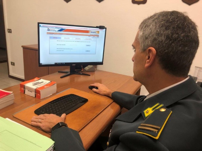 Appropriazione indebita alla Croce Rossa di Como: confiscati beni all’ex presidente e a un dipendente