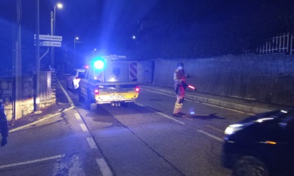 Finisce fuori strada con l’auto a Casnate con Bernate