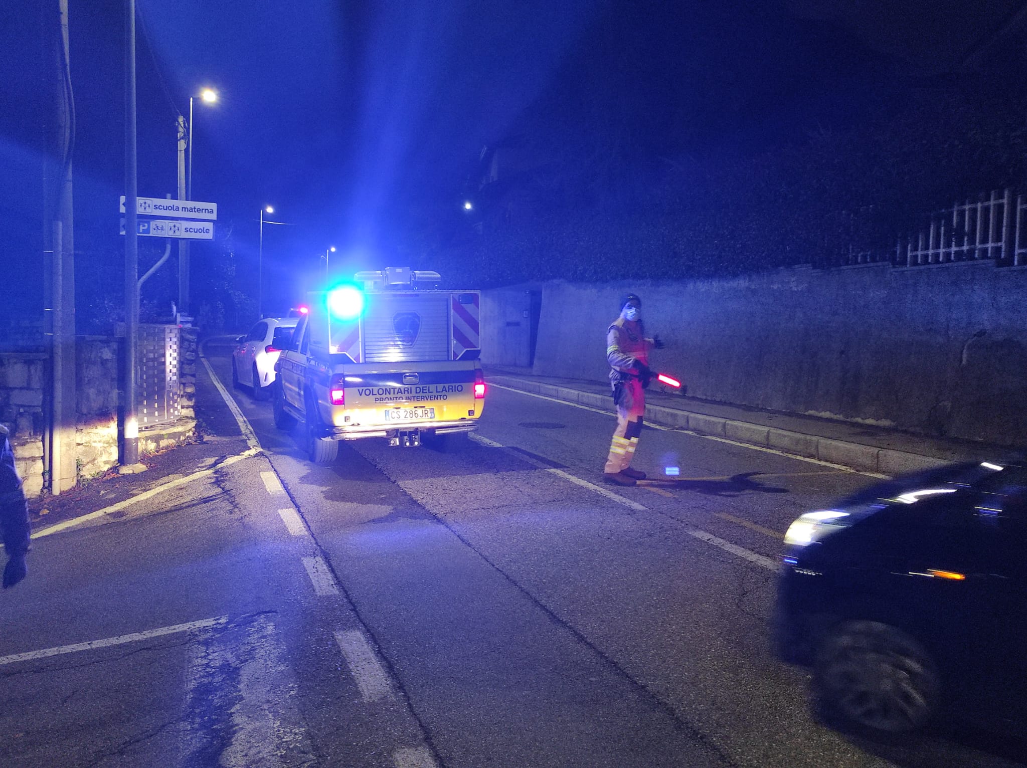 Finisce Fuori Strada Con Lauto A Casnate Con Bernate Prima Como 0281