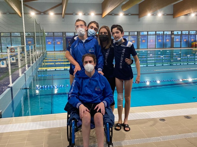 Nuoto: Magrassi abbatte il suo record