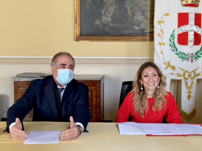 Como istituisce i premi di merito per gli studenti. Bonduri: “Un riconoscimento ai giovani eccellenti”