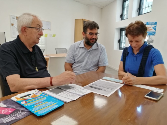 Scelgono una lista nozze solidale: donati 16mila euro